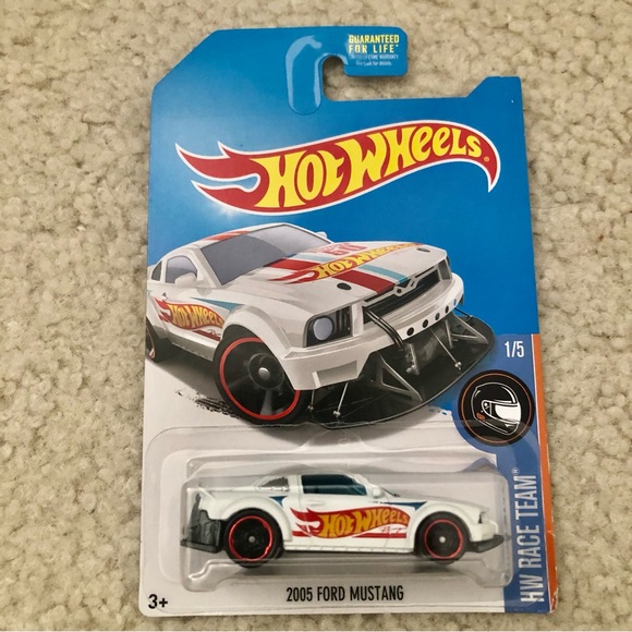 Coffret Hot Wheels 100% Mustang Monthly - 2 Voitures Ford Mustang 1965 1:64 - Neuf Scellé